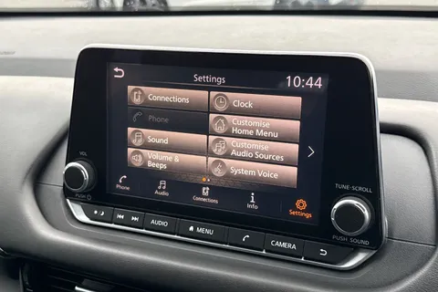 BT72UHX Nissan Qashqai 1.3 DIG-T MHEV Acenta Premium XTRON Euro 6 (s/s) 5dr Thumbnail #46