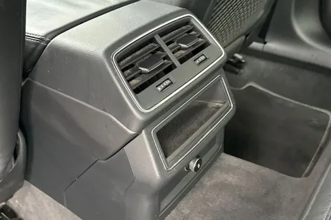 PN69ERY Audi A6 Saloon 2.0 TDI 40 S line S Tronic quattro Euro 6 (s/s) 4dr Thumbnail #36