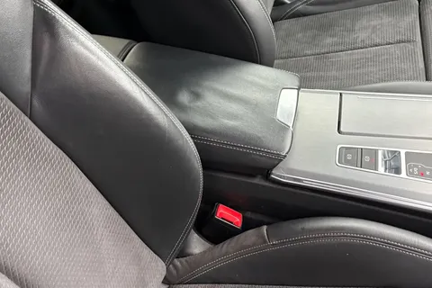 PN69ERY Audi A6 Saloon 2.0 TDI 40 S line S Tronic quattro Euro 6 (s/s) 4dr Thumbnail #39