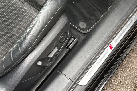 PN69ERY Audi A6 Saloon 2.0 TDI 40 S line S Tronic quattro Euro 6 (s/s) 4dr Thumbnail #40