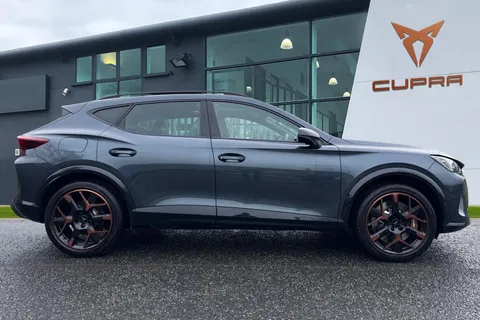 DK75VJM CUPRA Formentor 1.5 eHybrid 25.8kWh VZ3 DSG Euro 6 (s/s) 5dr Thumbnail #4