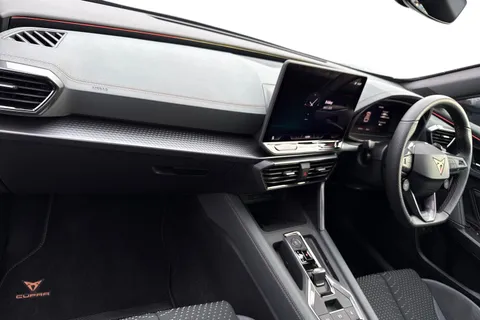 DK75VJM CUPRA Formentor 1.5 eHybrid 25.8kWh VZ3 DSG Euro 6 (s/s) 5dr Thumbnail #16