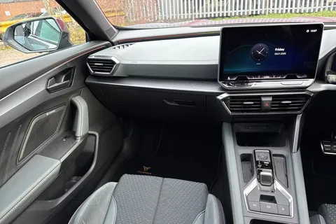 DK75VJM CUPRA Formentor 1.5 eHybrid 25.8kWh VZ3 DSG Euro 6 (s/s) 5dr Thumbnail #21