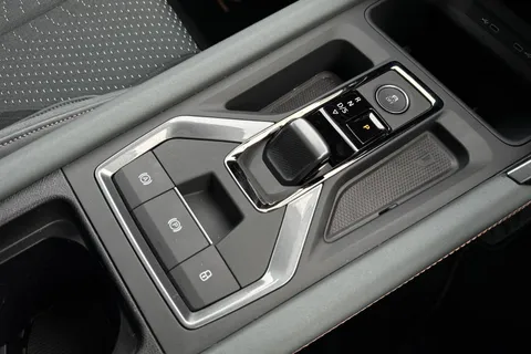 DK75VJM CUPRA Formentor 1.5 eHybrid 25.8kWh VZ3 DSG Euro 6 (s/s) 5dr Thumbnail #24