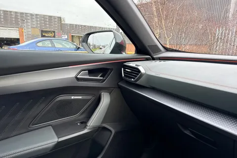 DK75VJM CUPRA Formentor 1.5 eHybrid 25.8kWh VZ3 DSG Euro 6 (s/s) 5dr Thumbnail #36