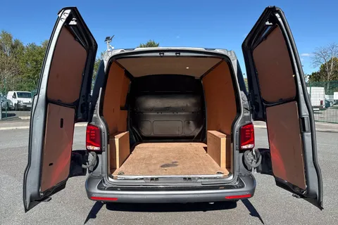 DG74CXO Volkswagen Transporter 2.0 TDI 150 Highline Van Thumbnail #7