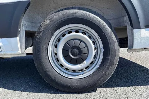 DG75CCY Volkswagen Crafter CR35 Commerce MWB 140 PS FWD  - 25 Model Year/Business Pack Thumbnail #12