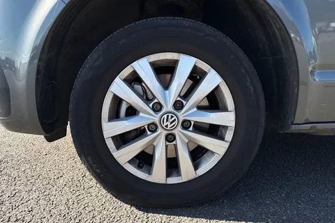 DG74CXO Volkswagen Transporter 2.0 TDI 150 Highline Van Thumbnail #13