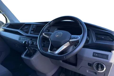 DG74CXO Volkswagen Transporter 2.0 TDI 150 Highline Van Thumbnail #14