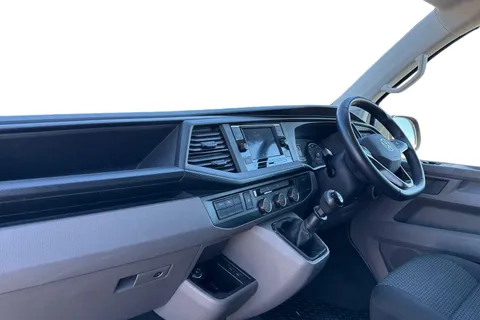 DG74CXO Volkswagen Transporter 2.0 TDI 150 Highline Van Thumbnail #15