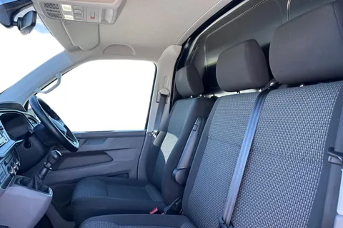 DG74CXO Volkswagen Transporter 2.0 TDI 150 Highline Van Thumbnail #16