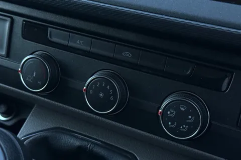 DG74CXO Volkswagen Transporter 2.0 TDI 150 Highline Van Thumbnail #22