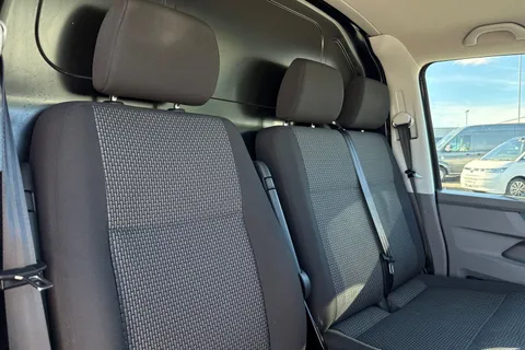 DG74CXO Volkswagen Transporter 2.0 TDI 150 Highline Van Thumbnail #24