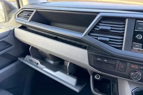 DE74PXJ Volkswagen Transporter 2.0 TDI 110 Startline Van Thumbnail #33