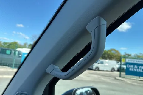 DG74CXO Volkswagen Transporter 2.0 TDI 150 Highline Van Thumbnail #34