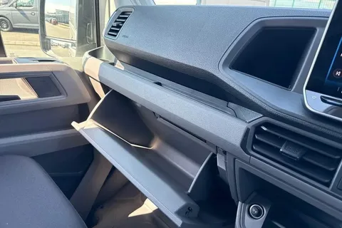 DG75CFY Volkswagen Crafter CR35 Commerce MWB 140 PS FWD  - 25 Model Year/Business Pack Thumbnail #37