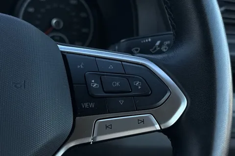 DG74CXO Volkswagen Transporter 2.0 TDI 150 Highline Van Thumbnail #39