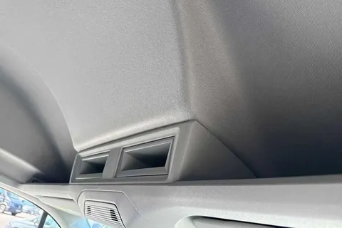 DG75CCY Volkswagen Crafter CR35 Commerce MWB 140 PS FWD  - 25 Model Year/Business Pack Thumbnail #43