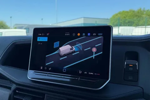 DG75CFY Volkswagen Crafter CR35 Commerce MWB 140 PS FWD  - 25 Model Year/Business Pack Thumbnail #53