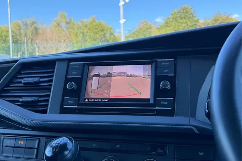 DG74CXO Volkswagen Transporter 2.0 TDI 150 Highline Van Thumbnail #54