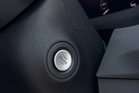 DG75CFO Volkswagen Crafter CR35 Commerce MWB 140 PS FWD  - 25 Model Year/Business Pack Thumbnail #35