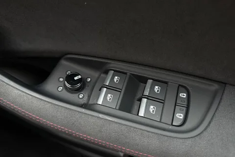 DX75UBG Audi RS Q8 SUV performance Carbon Vorsprung   640 PS tiptronic Thumbnail #44