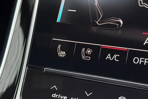 DX75UBG Audi RS Q8 SUV performance Carbon Vorsprung   640 PS tiptronic Thumbnail #46