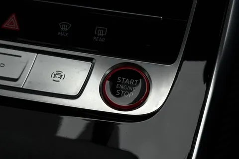 DX75UBG Audi RS Q8 SUV performance Carbon Vorsprung   640 PS tiptronic Thumbnail #48