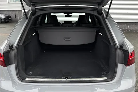 SV72WRX Audi RS 4 Avant RS 4 Avant Carbon Black   450 PS tiptronic Thumbnail #7