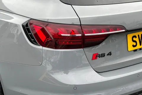 SV72WRX Audi RS 4 Avant RS 4 Avant Carbon Black   450 PS tiptronic Thumbnail #8