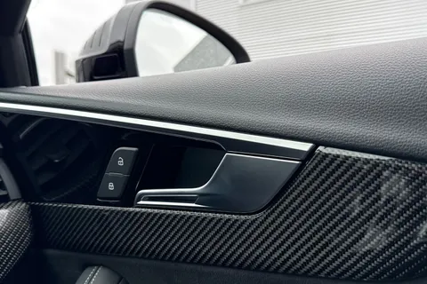 SV72WRX Audi RS 4 Avant RS 4 Avant Carbon Black   450 PS tiptronic Thumbnail #21