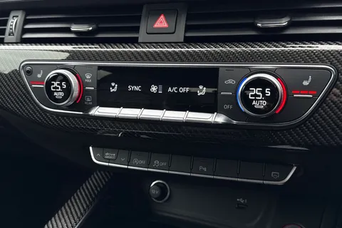 SV72WRX Audi RS 4 Avant RS 4 Avant Carbon Black   450 PS tiptronic Thumbnail #22