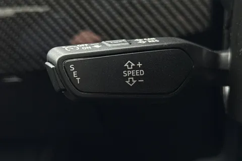 SV72WRX Audi RS 4 Avant RS 4 Avant Carbon Black   450 PS tiptronic Thumbnail #43