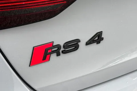 SV72WRX Audi RS 4 Avant RS 4 Avant Carbon Black   450 PS tiptronic Thumbnail #44