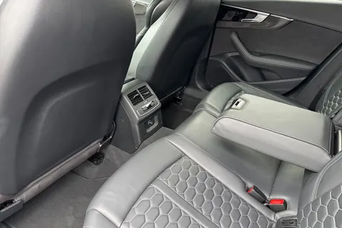 SV72WRX Audi RS 4 Avant RS 4 Avant Carbon Black   450 PS tiptronic Thumbnail #46