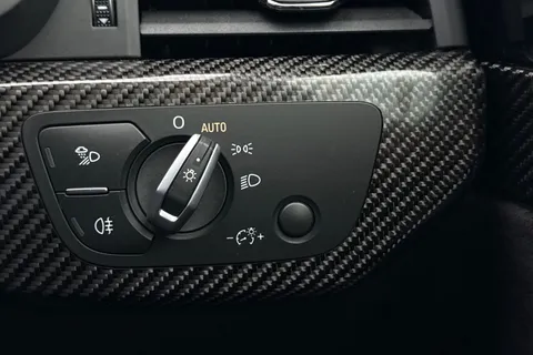 SV72WRX Audi RS 4 Avant RS 4 Avant Carbon Black   450 PS tiptronic Thumbnail #58