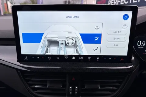 YJ74OEE Ford Focus 1.0T EcoBoost MHEV ST-Line X DCT Euro 6 (s/s) 5dr Thumbnail #23