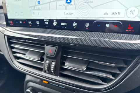 YJ74OEE Ford Focus 1.0T EcoBoost MHEV ST-Line X DCT Euro 6 (s/s) 5dr Thumbnail #51