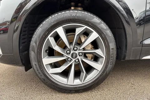 PX21OZN Audi Q5 2.0 TDI 40 S line S Tronic quattro Euro 6 (s/s) 5dr Thumbnail #12