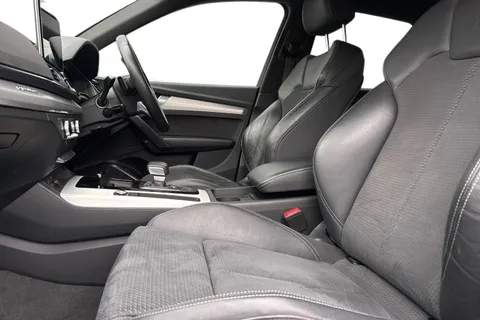 PX21OZN Audi Q5 2.0 TDI 40 S line S Tronic quattro Euro 6 (s/s) 5dr Thumbnail #16