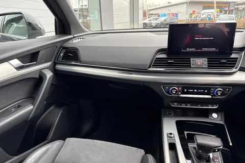 PX21OZN Audi Q5 2.0 TDI 40 S line S Tronic quattro Euro 6 (s/s) 5dr Thumbnail #20