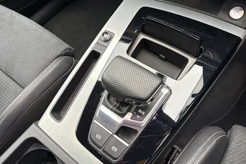 PX21OZN Audi Q5 2.0 TDI 40 S line S Tronic quattro Euro 6 (s/s) 5dr Thumbnail #23