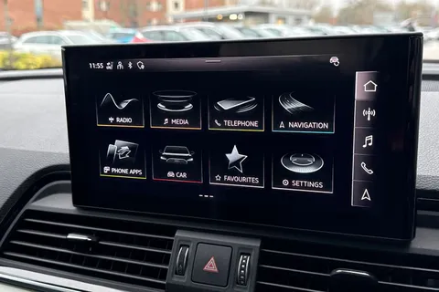 PX21OZN Audi Q5 2.0 TDI 40 S line S Tronic quattro Euro 6 (s/s) 5dr Thumbnail #46