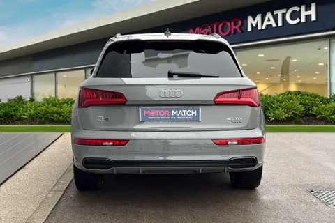 SO19SUV Audi Q5 2.0 TDI 40 Black Edition S Tronic quattro Euro 6 (s/s) 5dr Thumbnail #4