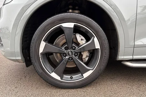 SO19SUV Audi Q5 2.0 TDI 40 Black Edition S Tronic quattro Euro 6 (s/s) 5dr Thumbnail #12