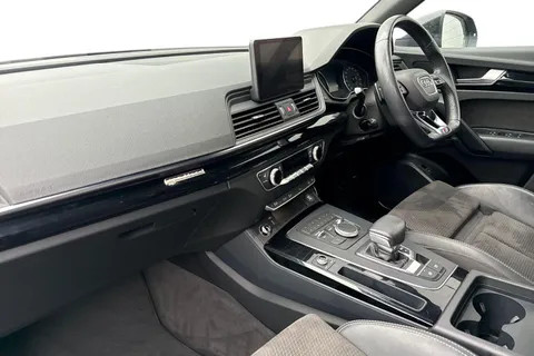 SO19SUV Audi Q5 2.0 TDI 40 Black Edition S Tronic quattro Euro 6 (s/s) 5dr Thumbnail #15