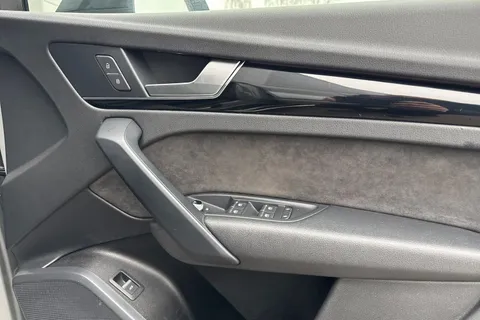 SO19SUV Audi Q5 2.0 TDI 40 Black Edition S Tronic quattro Euro 6 (s/s) 5dr Thumbnail #21