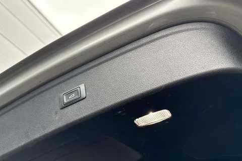 SO19SUV Audi Q5 2.0 TDI 40 Black Edition S Tronic quattro Euro 6 (s/s) 5dr Thumbnail #33