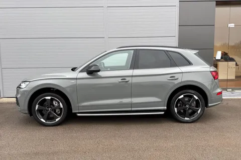 SO19SUV Audi Q5 2.0 TDI 40 Black Edition S Tronic quattro Euro 6 (s/s) 5dr Thumbnail #36