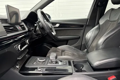 SO19SUV Audi Q5 2.0 TDI 40 Black Edition S Tronic quattro Euro 6 (s/s) 5dr Thumbnail #38